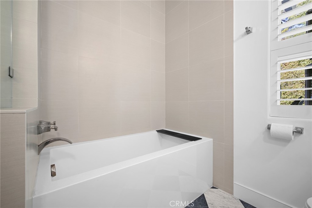 1040 Hillcroft Road Property Photo 35