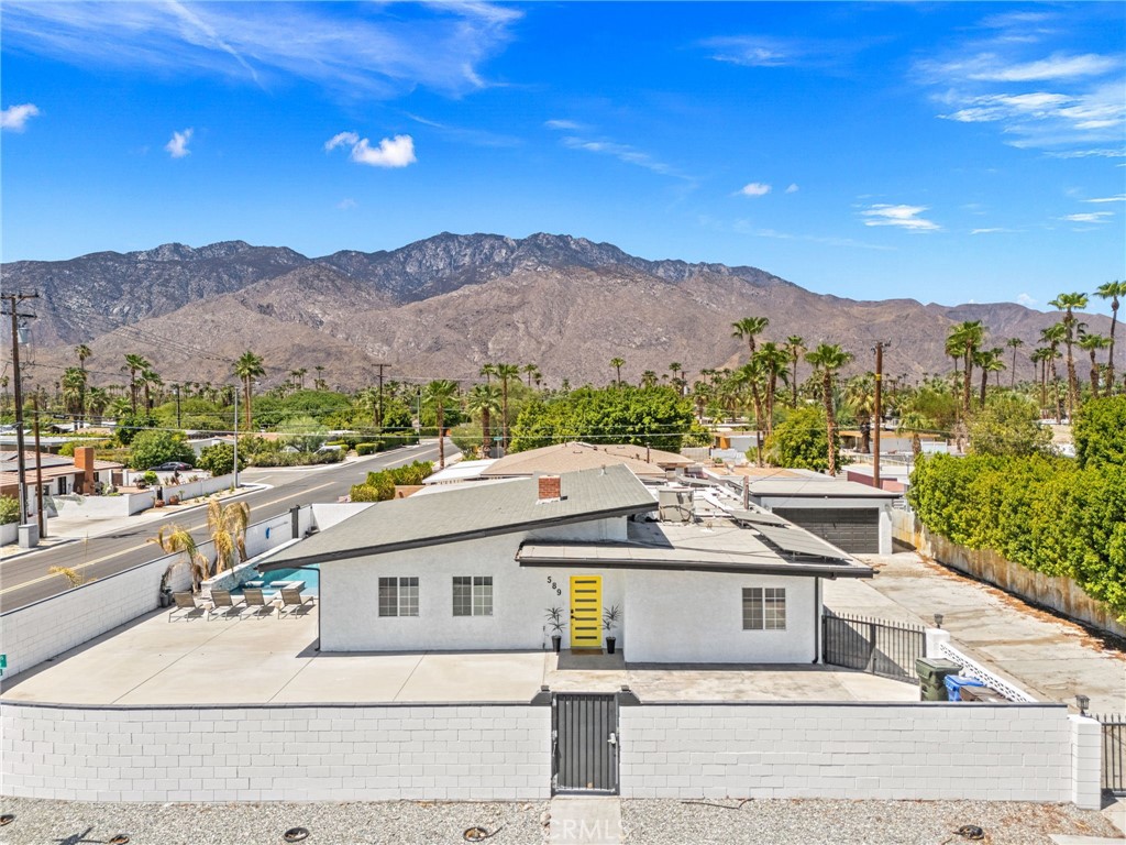 589 S Mountain View Property Photo 1