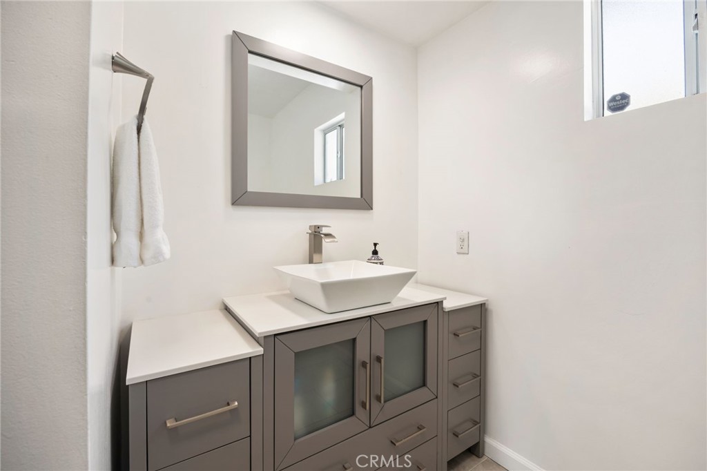 589 S Mountain View Property Photo 15