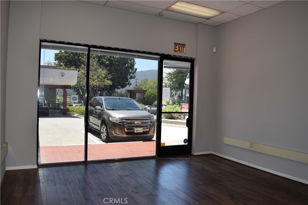 3430 Ocean View Boulevard B Property Photo 2
