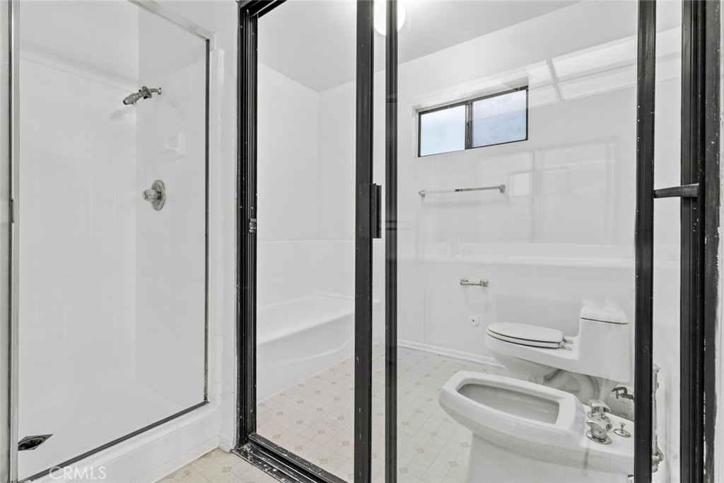 1321 Greenbriar Property Photo 38
