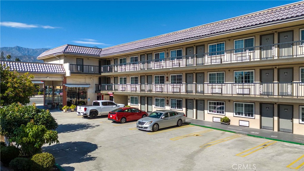 2156 E Colorado Boulevard Property Photo 1