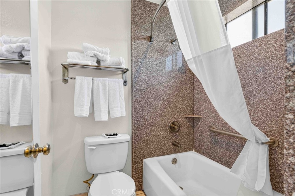 2156 E Colorado Boulevard Property Photo 11
