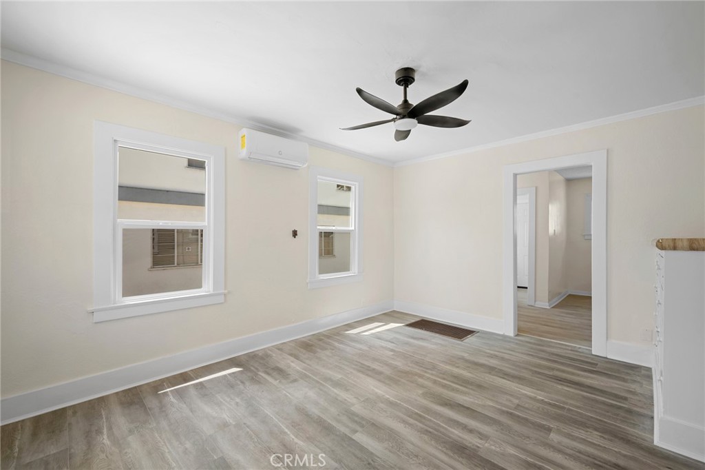 4819 Vincent Property Photo 4