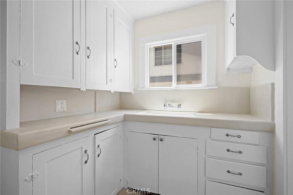 4819 Vincent Property Photo 9