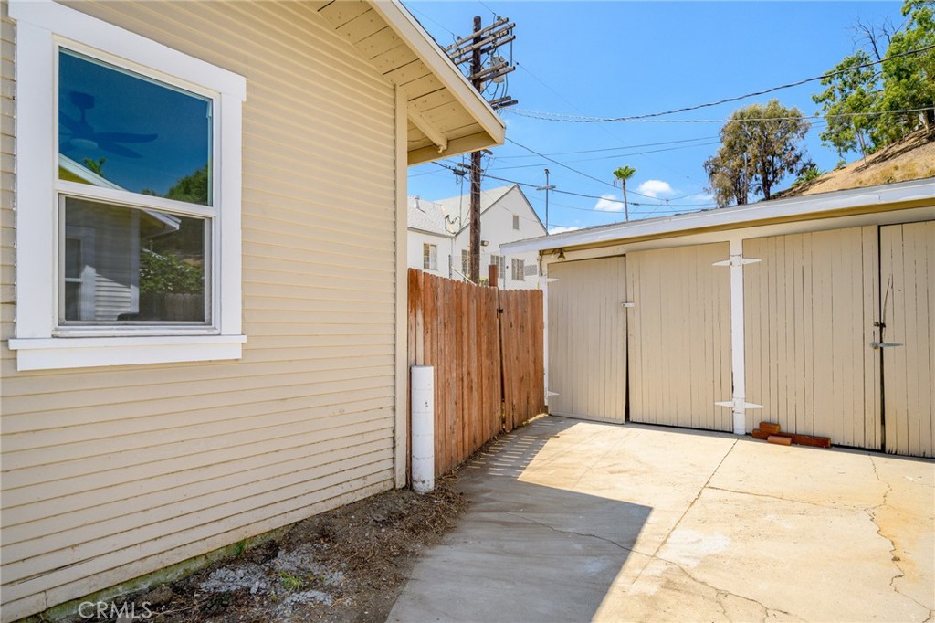 4819 Vincent Property Photo 22