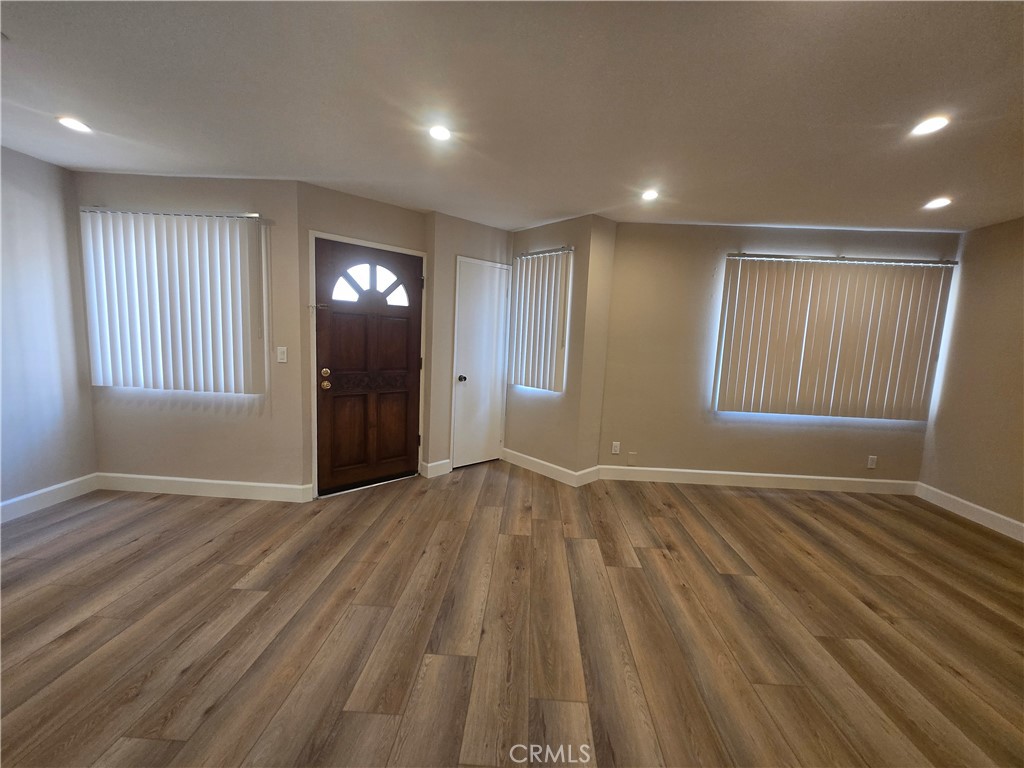 1010 E Maple 6 Property Photo 6