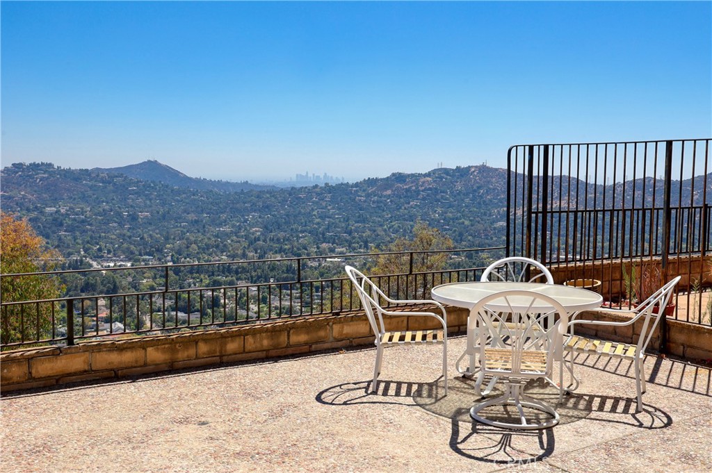 750 Galaxy Heights Property Photo 7