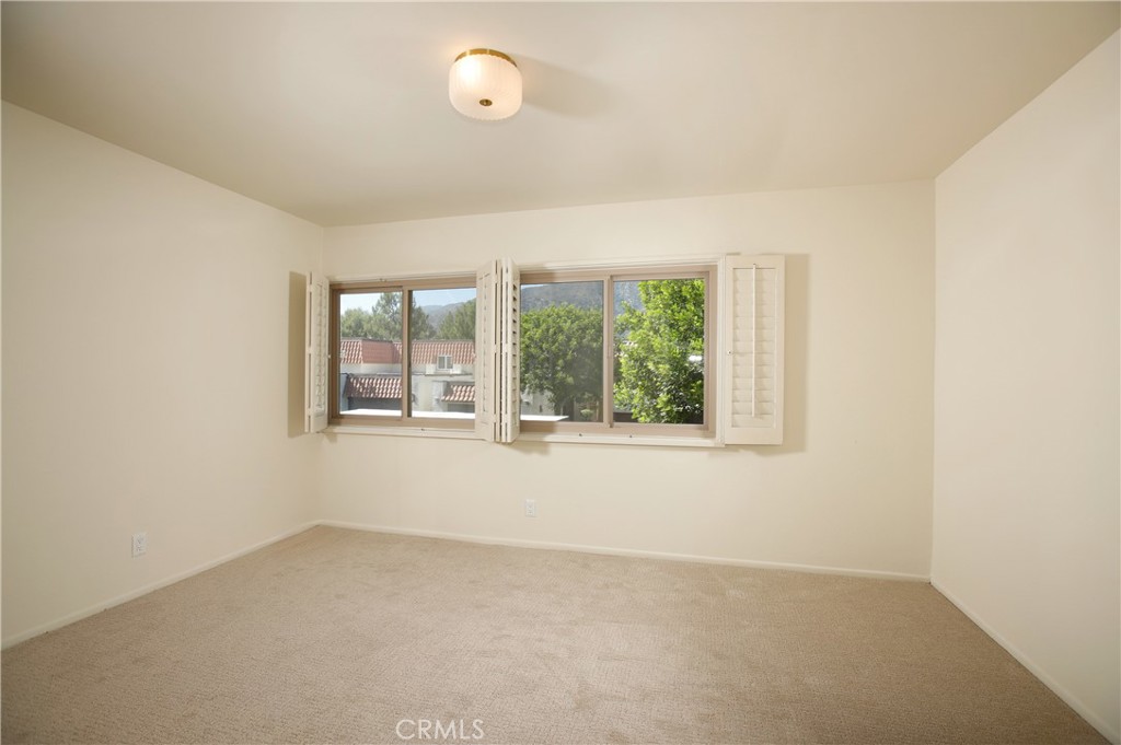 750 Galaxy Heights Property Photo 35
