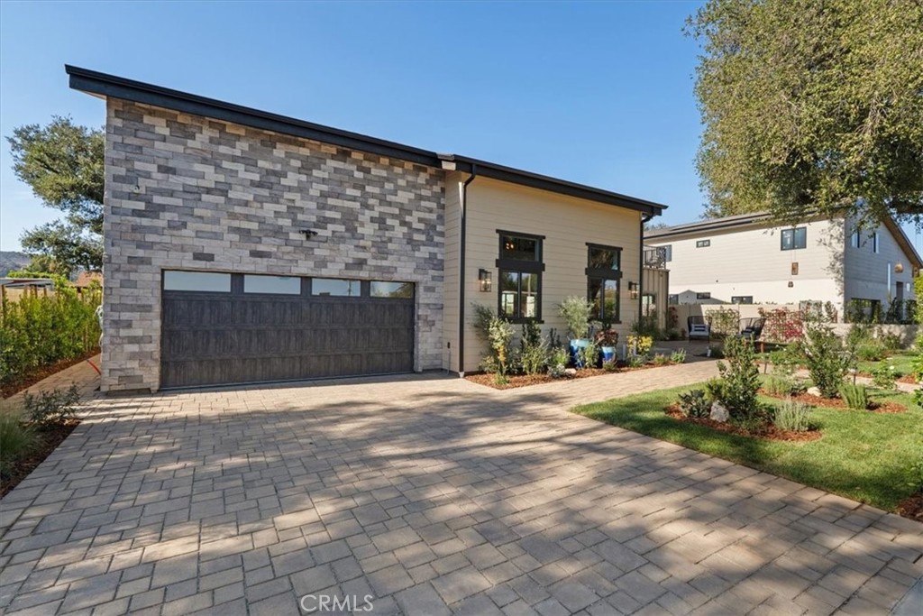 21811 San Jose Street Property Photo 4