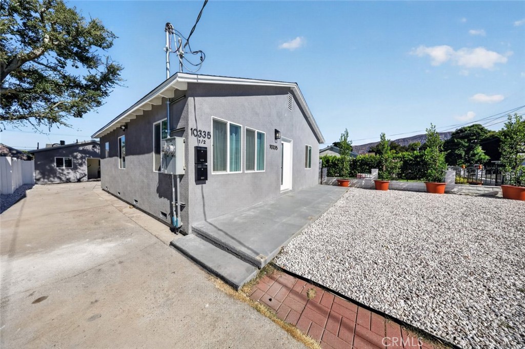 10335 -1/2 Scoville Avenue Property Photo 45
