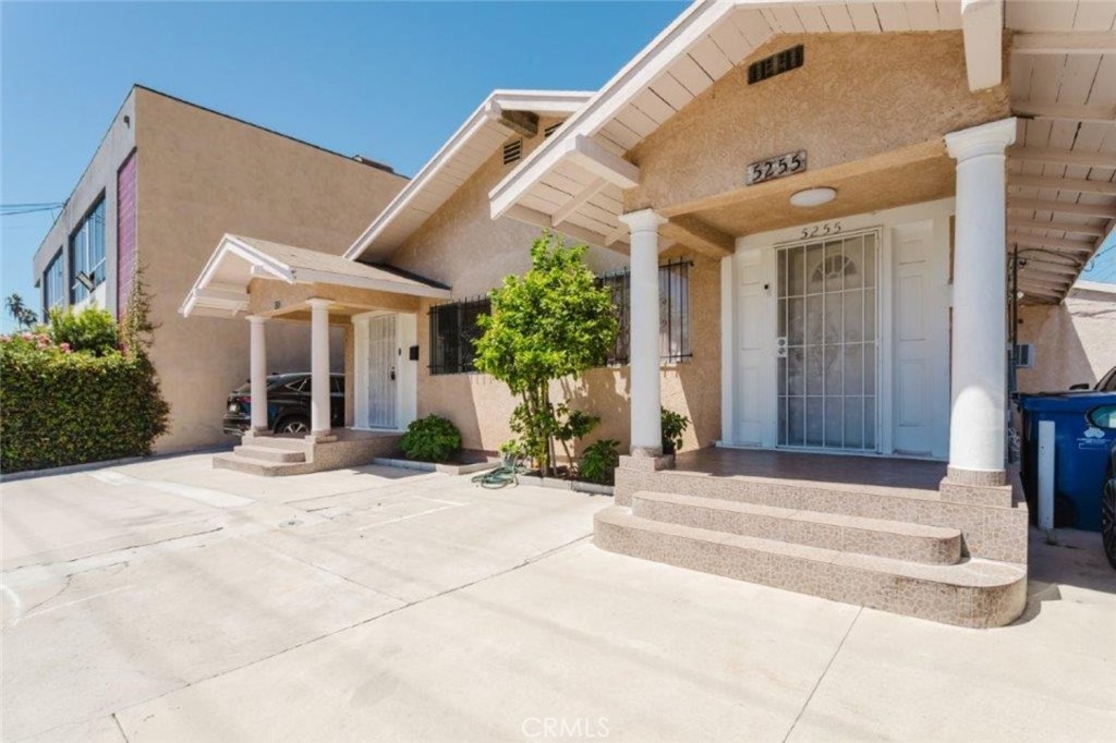 5253 Fountain Avenue Property Photo 1