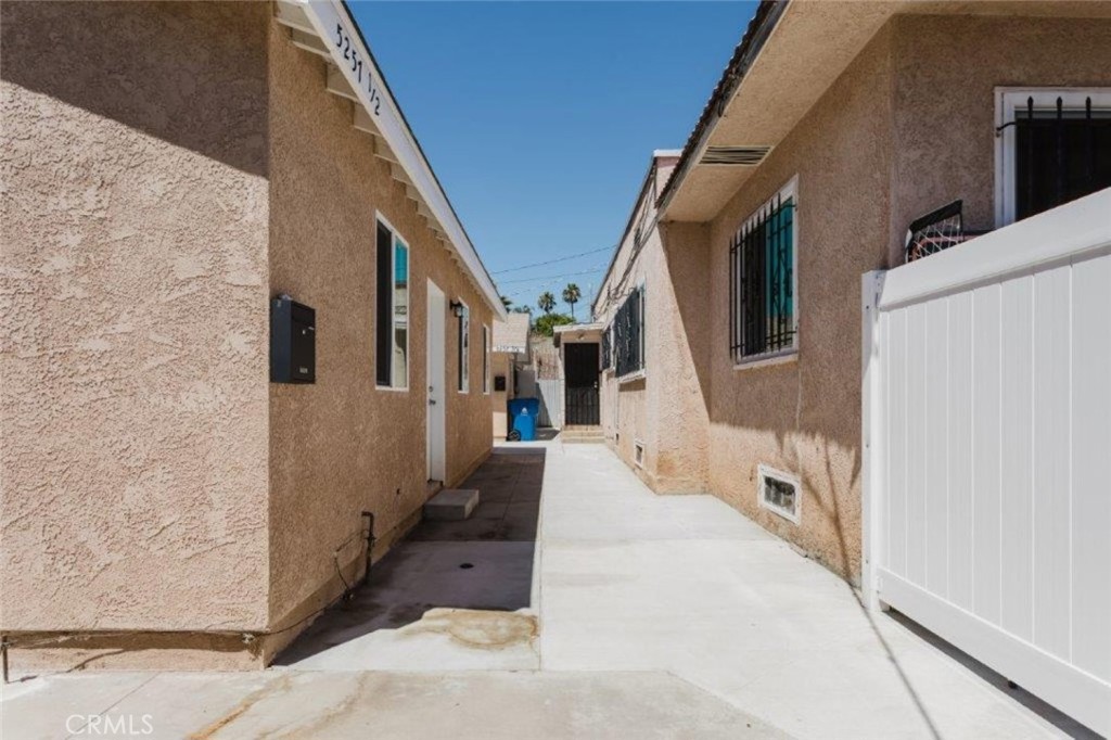 5253 Fountain Avenue Property Photo 7