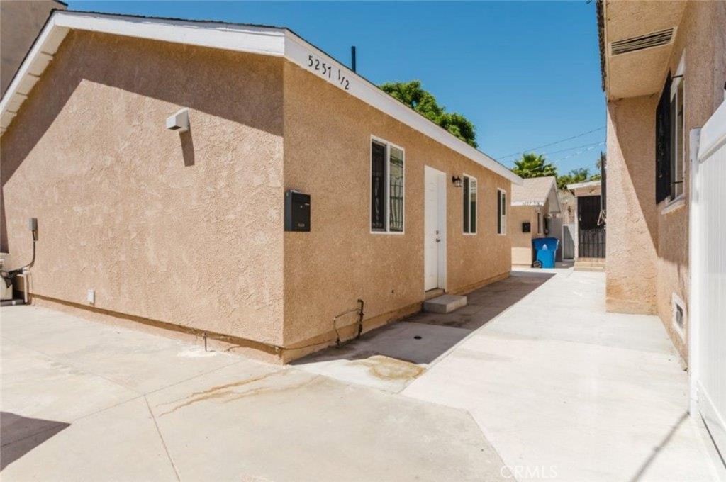 5253 Fountain Avenue Property Photo 8