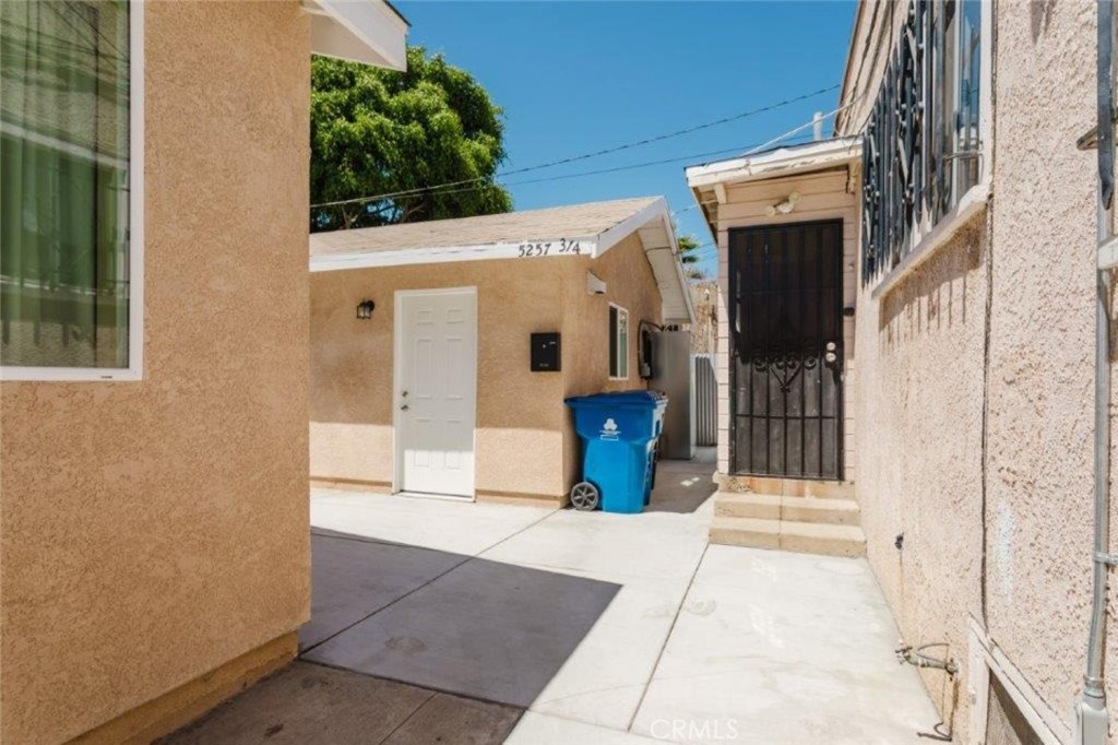 5253 Fountain Avenue Property Photo 9