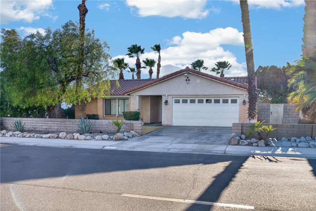 27055 Avenida Quintana Property Photo 3