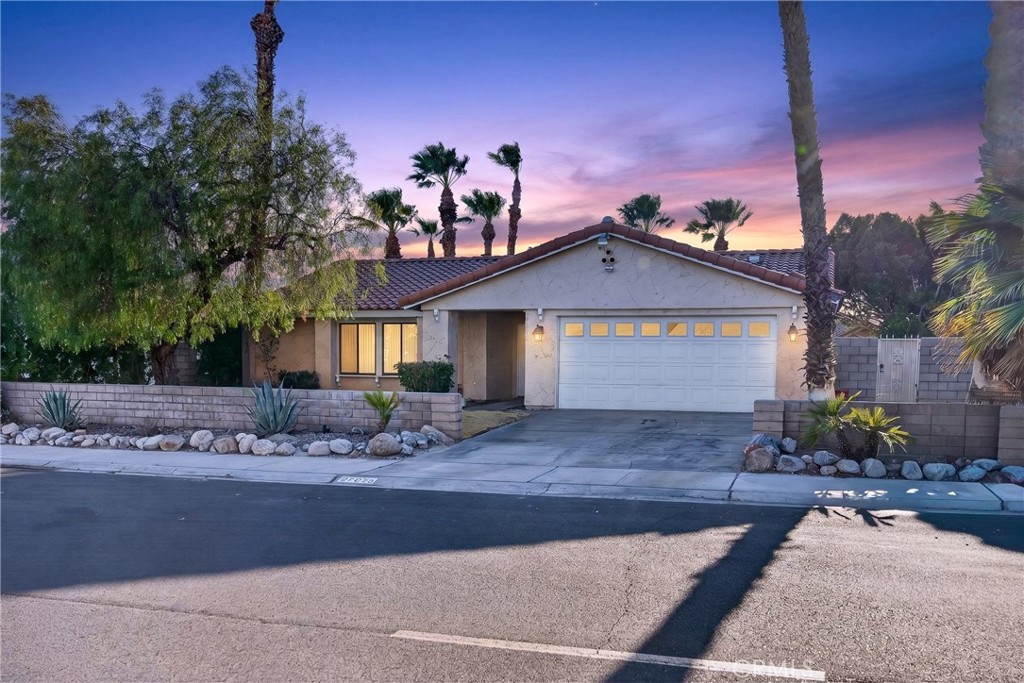 27055 Avenida Quintana Property Photo 4