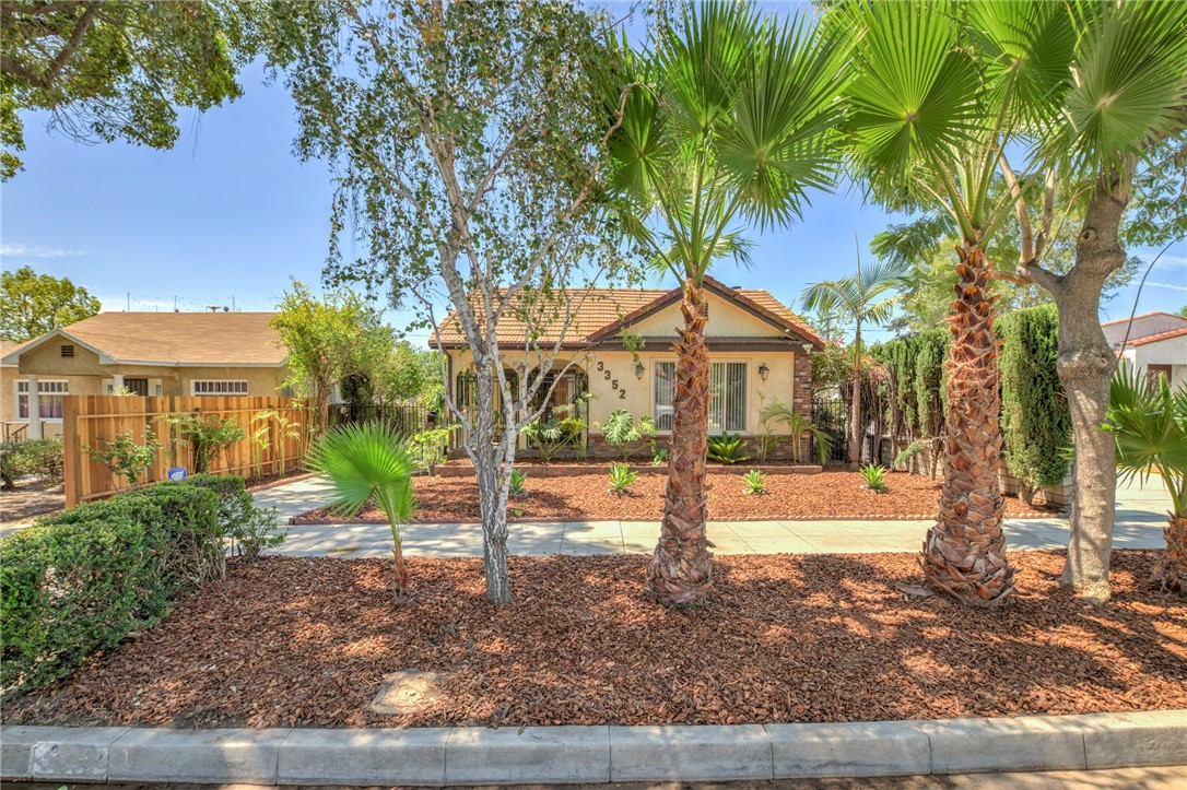 3352 Larga Property Photo 1