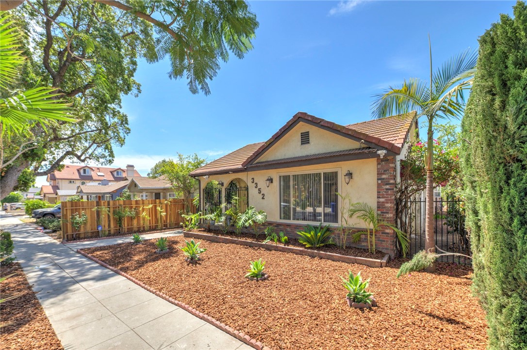 3352 Larga Property Photo 2