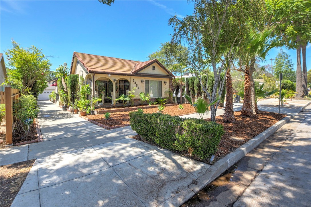 3352 Larga Property Photo 4