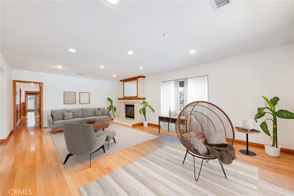 3352 Larga Property Photo 6
