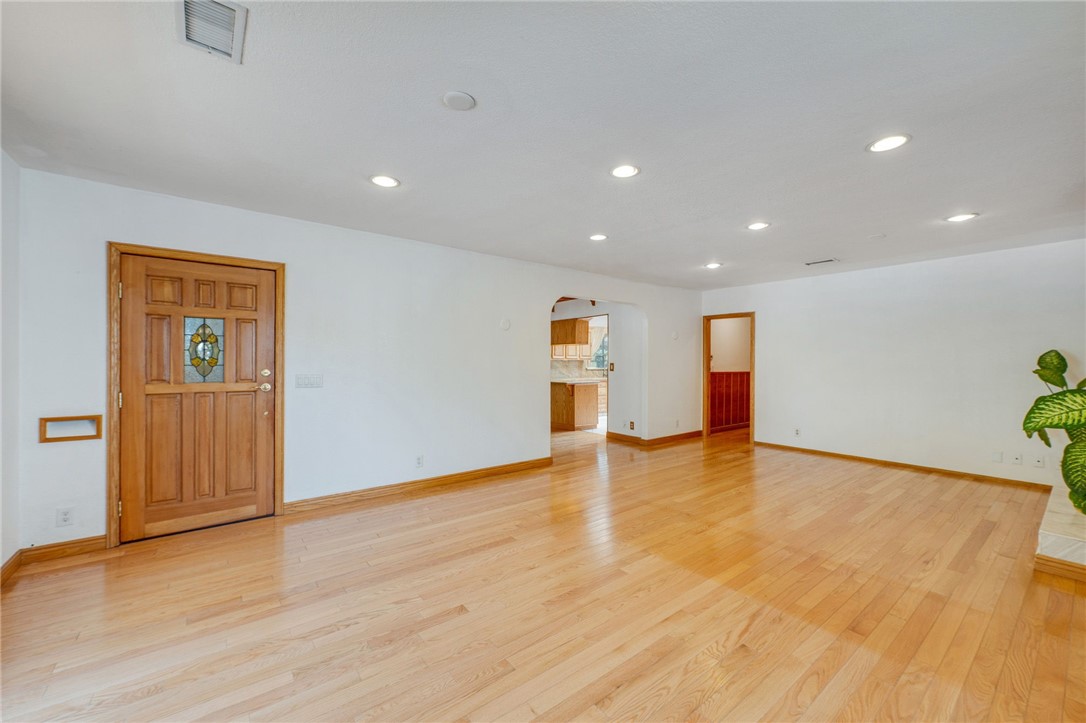 3352 Larga Property Photo 9