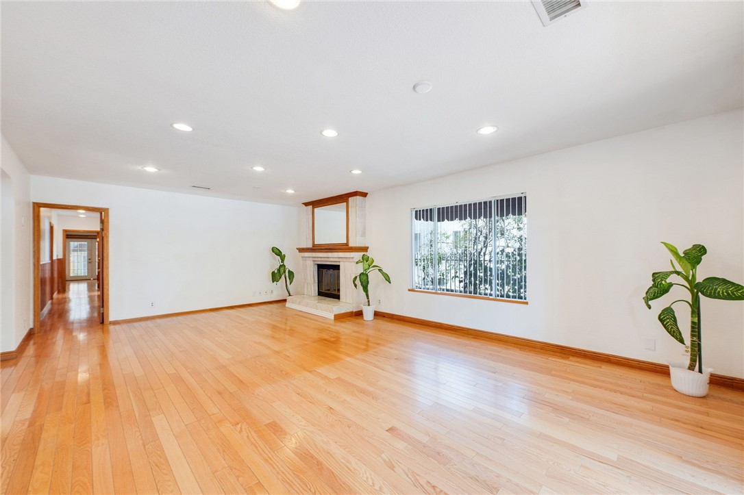 3352 Larga Property Photo 10
