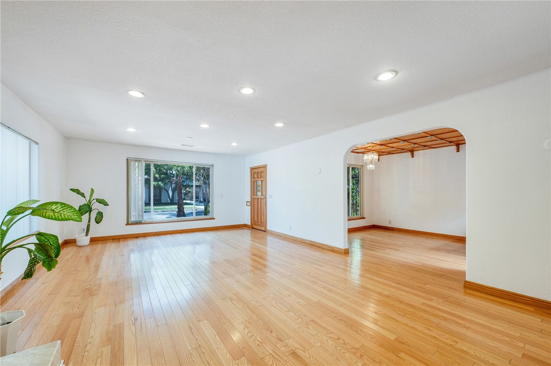 3352 Larga Property Photo 12