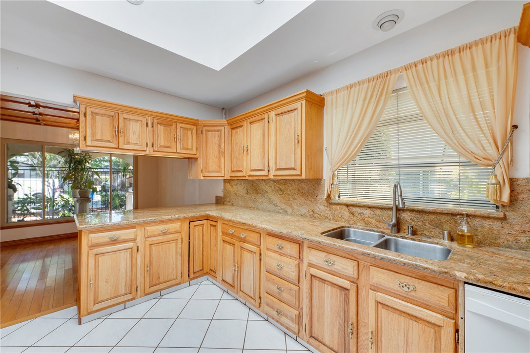 3352 Larga Property Photo 17