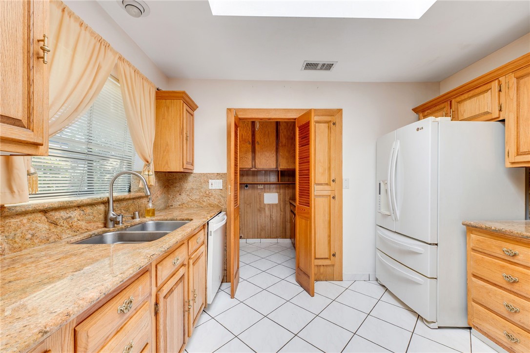 3352 Larga Property Photo 20