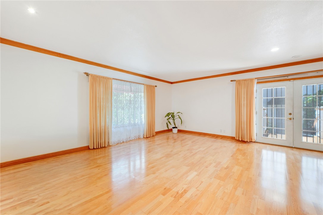 3352 Larga Property Photo 28