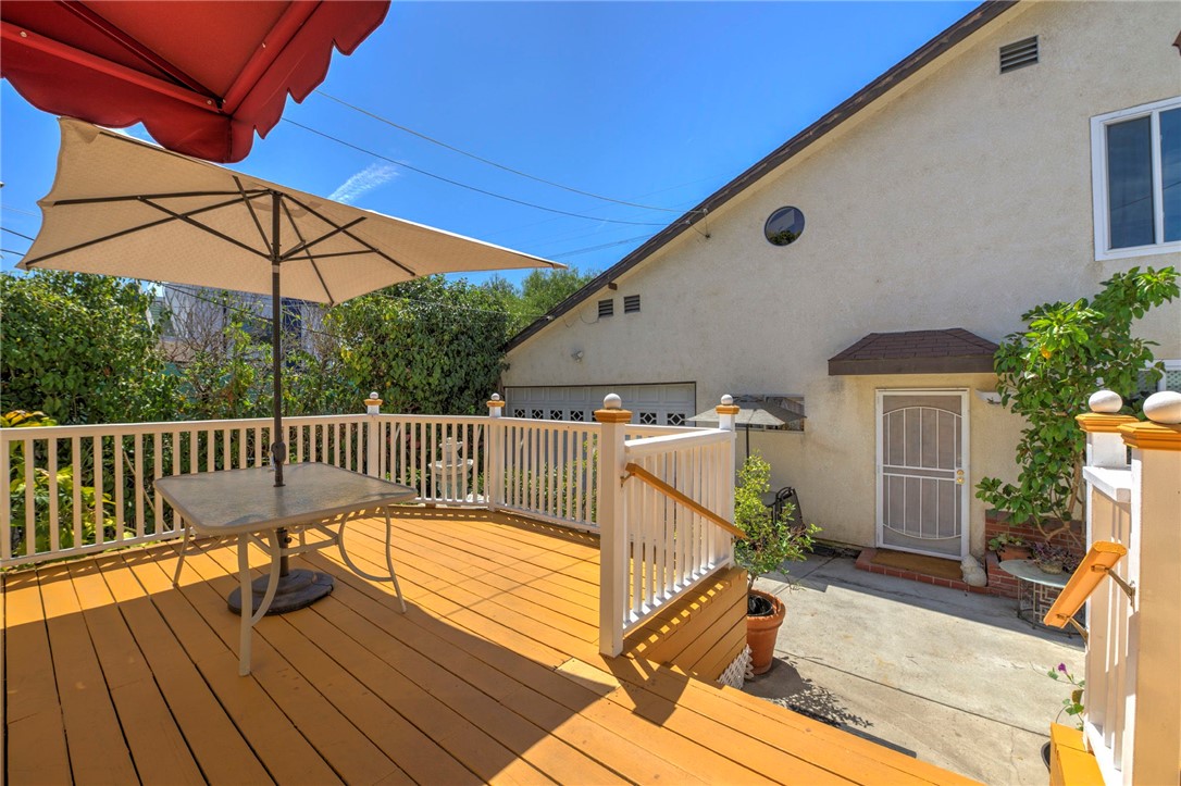 3352 Larga Property Photo 35