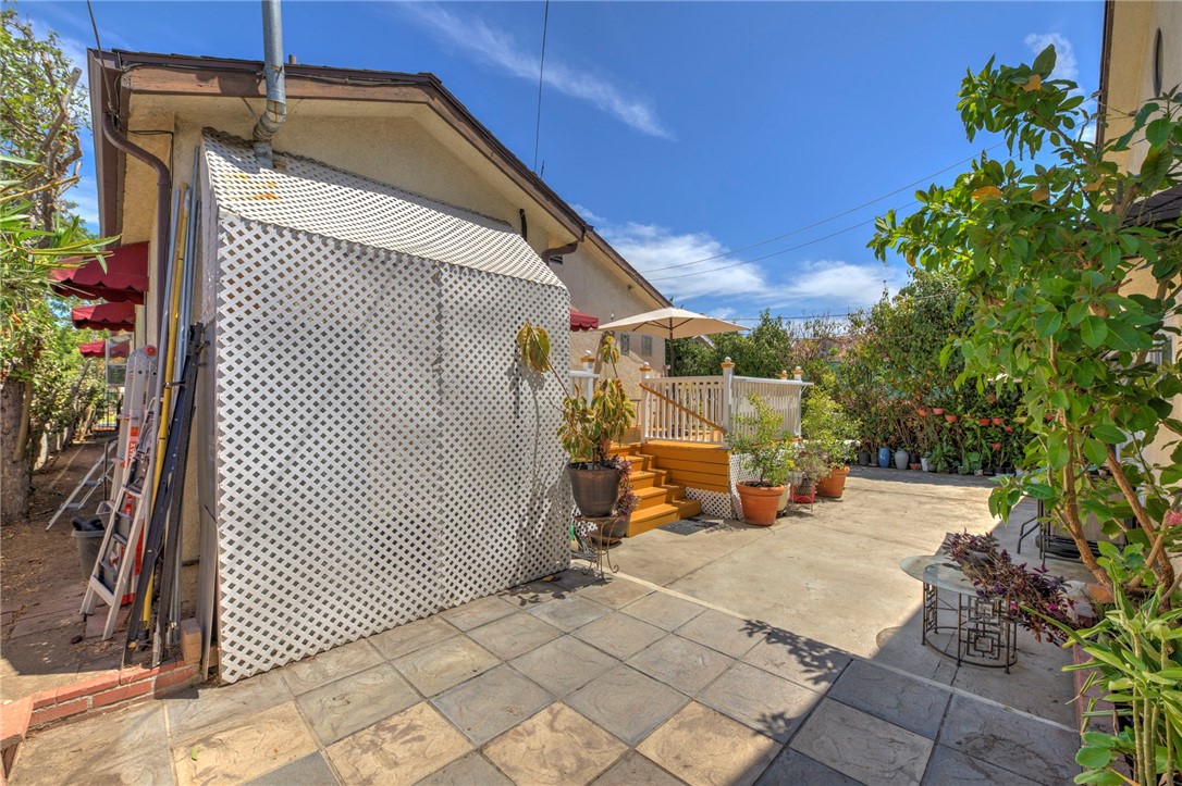 3352 Larga Property Photo 37