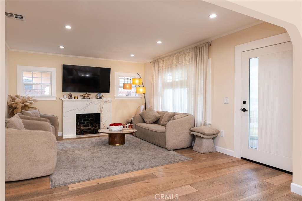 420 W California Boulevard Property Photo 8
