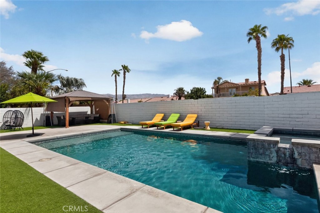 43452 Freesia Place Property Photo 4