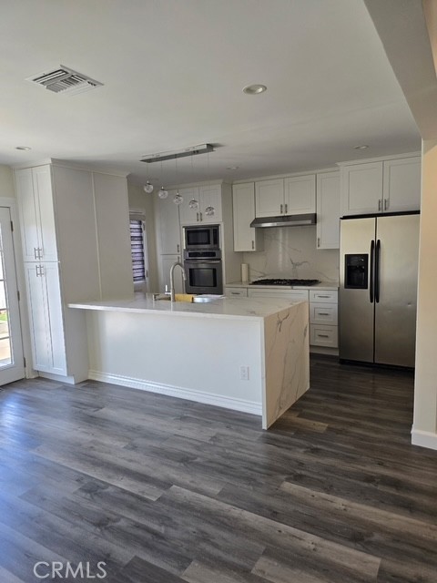 22509 Saticoy St. Property Photo 4