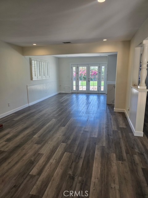 22509 Saticoy St. Property Photo 6