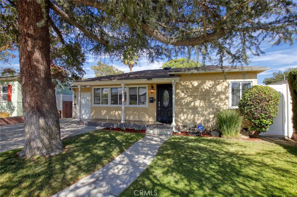 1426 N Avon Property Photo 1