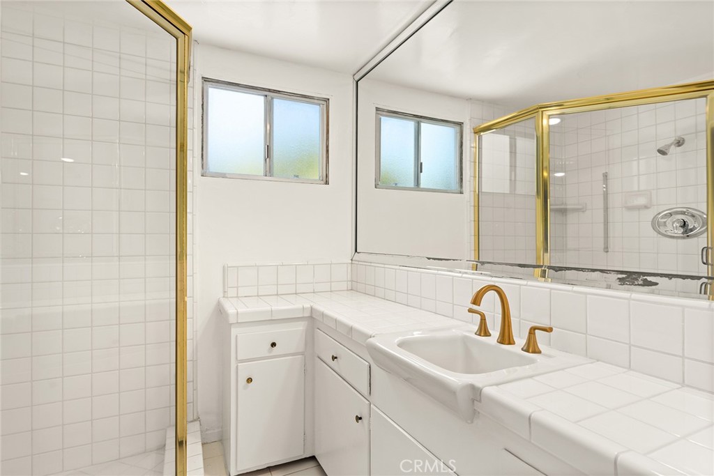 681 S Orange Grove 3 Property Photo 13