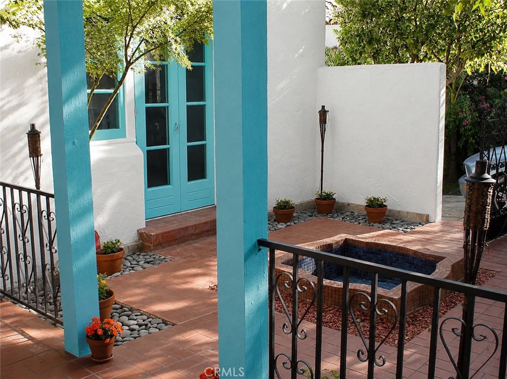 1424 E Mountain Property Photo 3