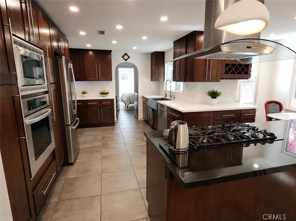 1424 E Mountain Property Photo 6