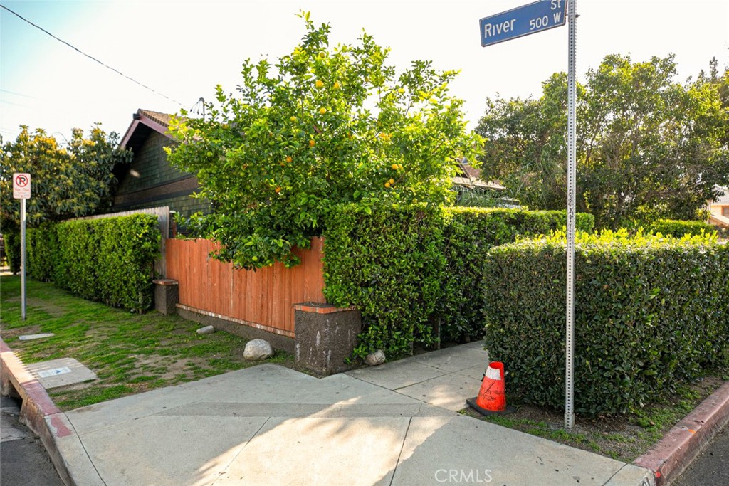 514 W River Street Property Photo 5