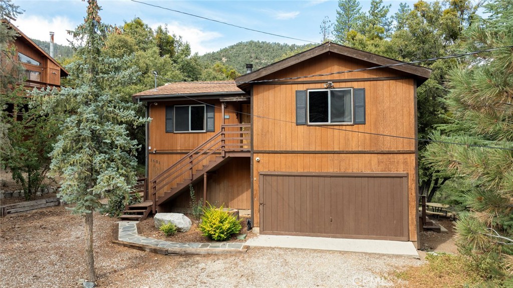 1601 Bernina Property Photo 1