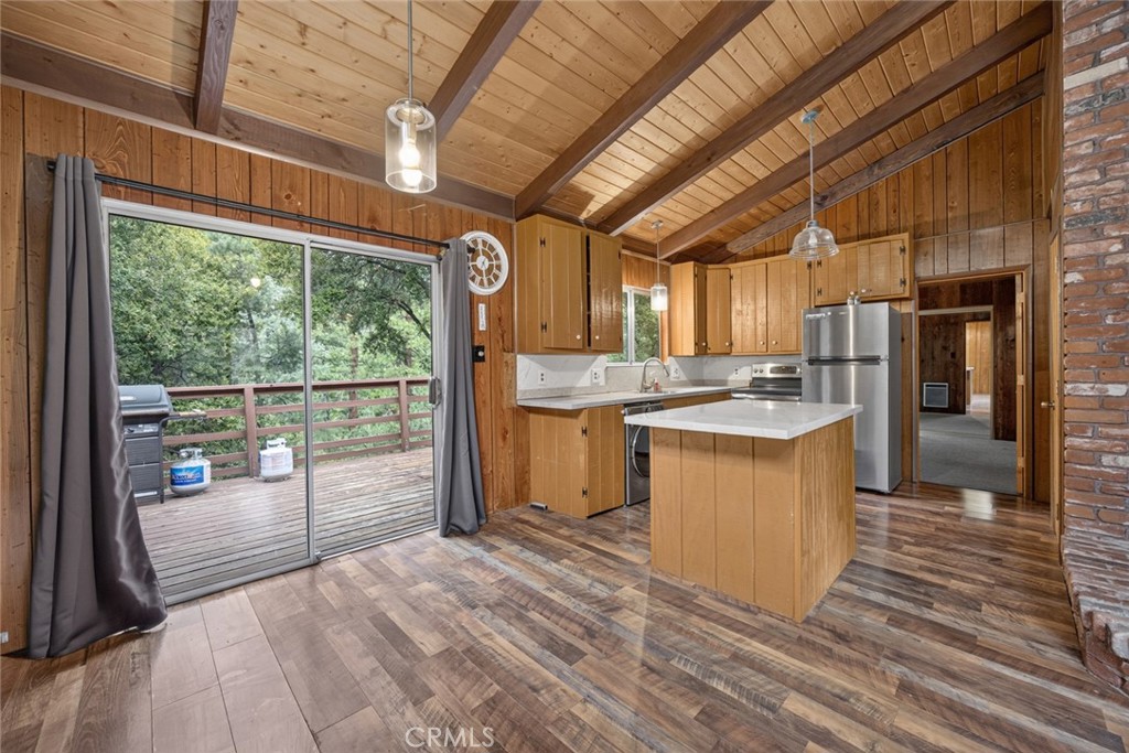 1601 Bernina Property Photo 8