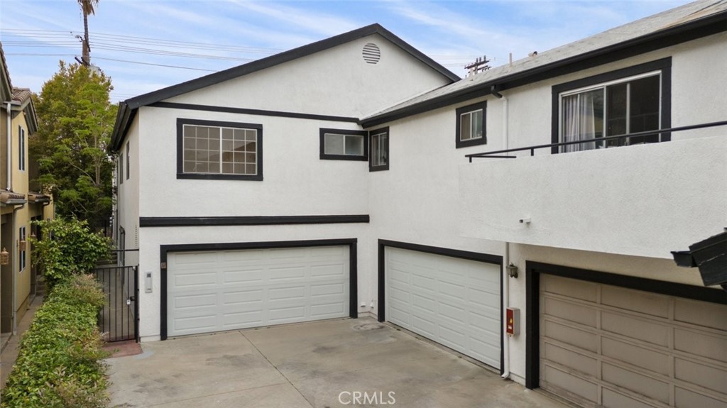 731 E Cypress Avenue D Property Photo 2