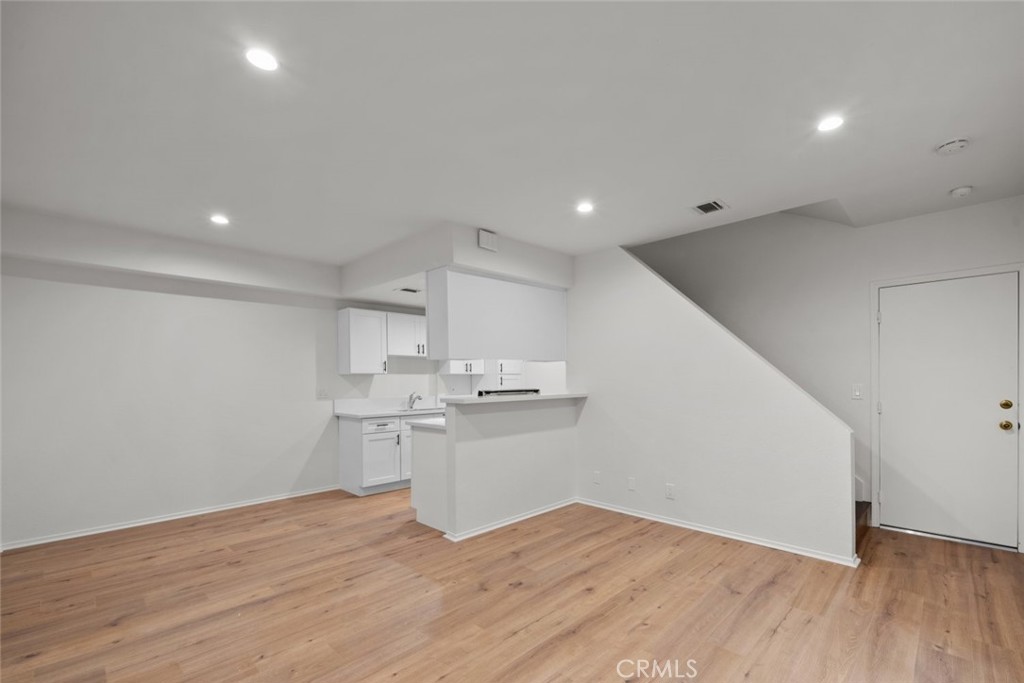 731 E Cypress Avenue D Property Photo 8