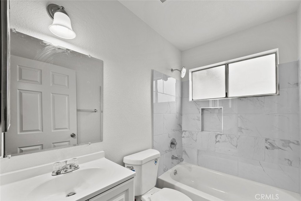 731 E Cypress Avenue D Property Photo 17