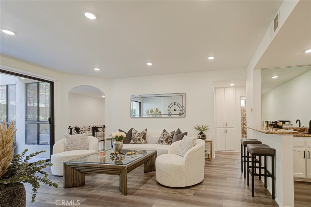 511 N Jackson 101 Property Photo 1