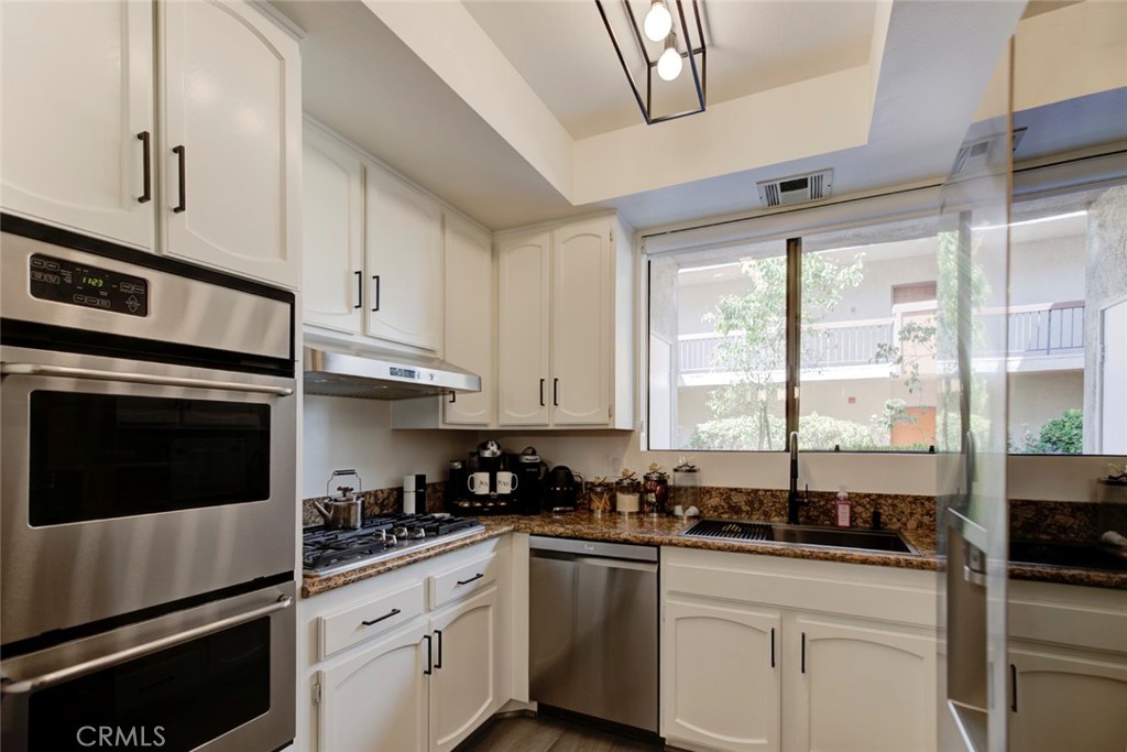 511 N Jackson 101 Property Photo 6
