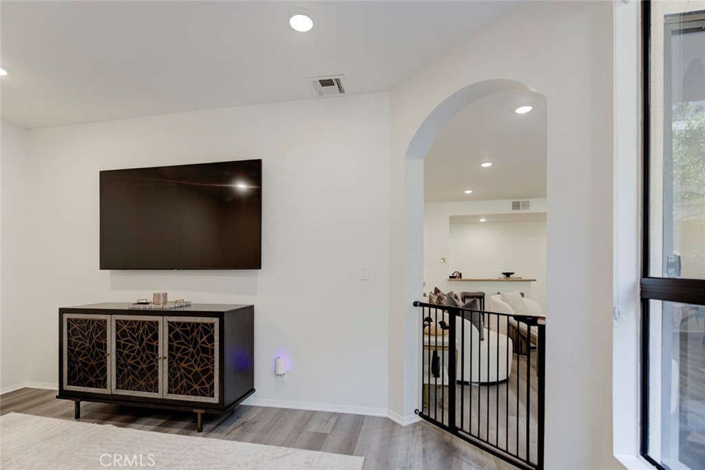 511 N Jackson 101 Property Photo 8